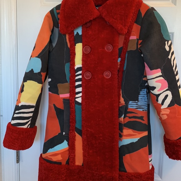 Gorgeous Size S,LULU.H Paris, Red with fabulous pattern designs See Photos - Picture 2 of 8